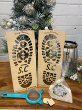 Load image into Gallery viewer, Santa Footprint Giftpack